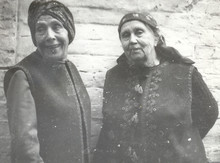 Надія Суровцова (праворуч)